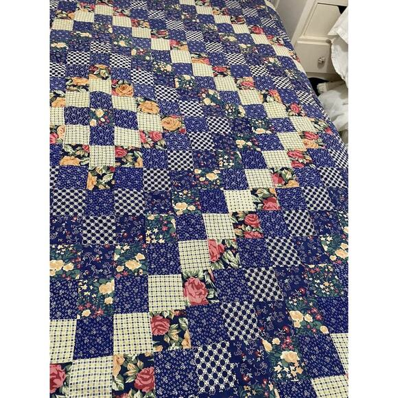 STUNNING Quilt 98"x86" Navy Blue Floral Postage Stamp Diamond Handmade Vintage - Picture 9 of 15
